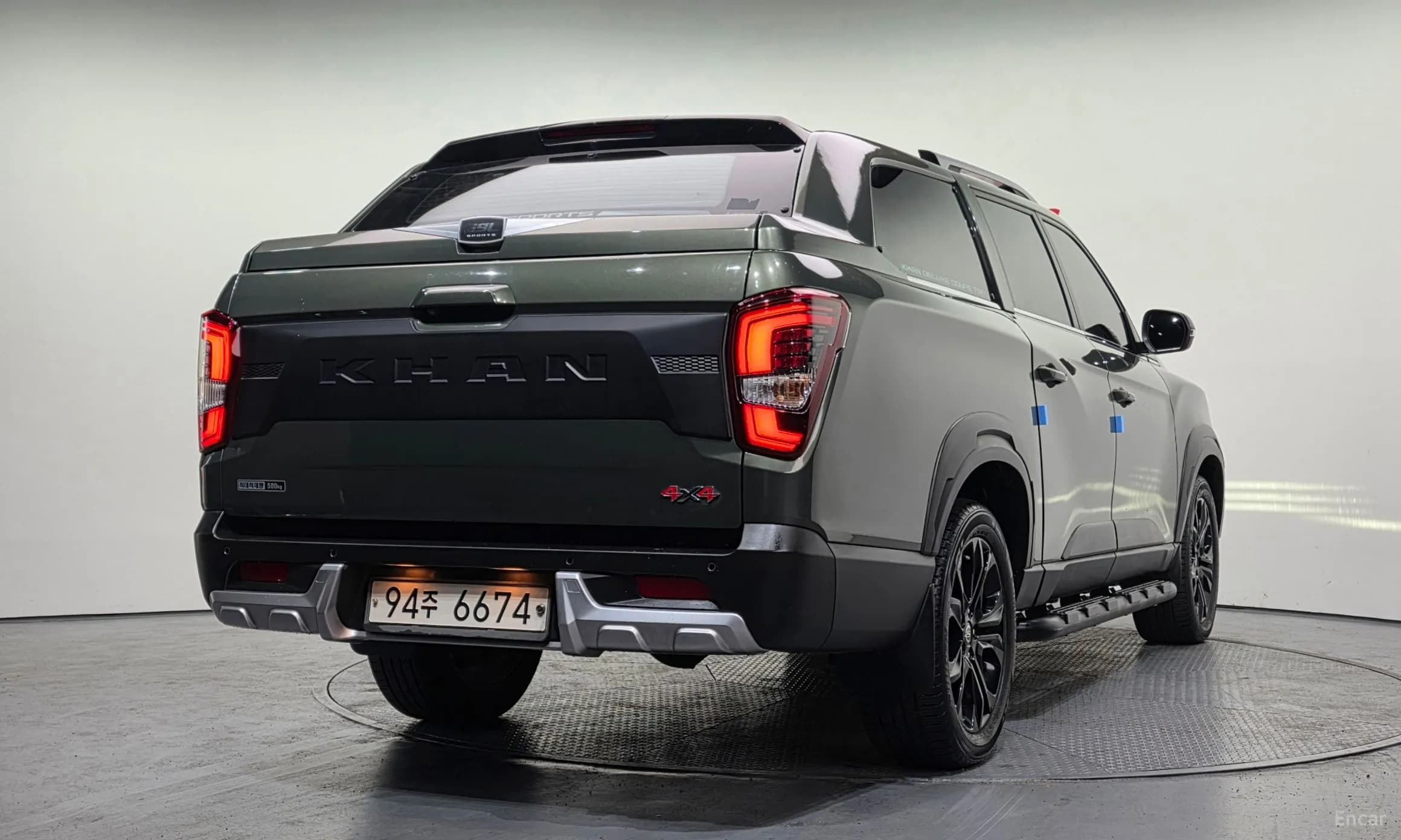 Rexton Sports Khan