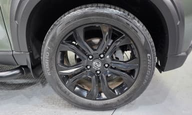 Rexton Sports Khan
