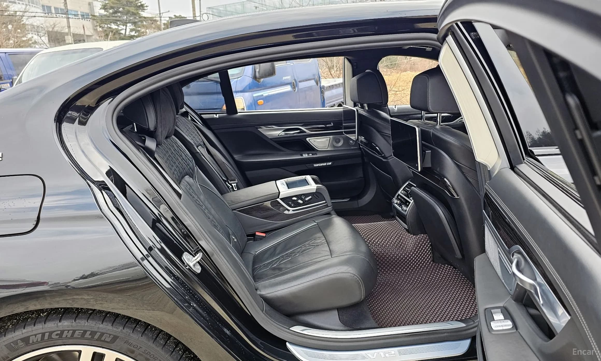 7 Series (G11)