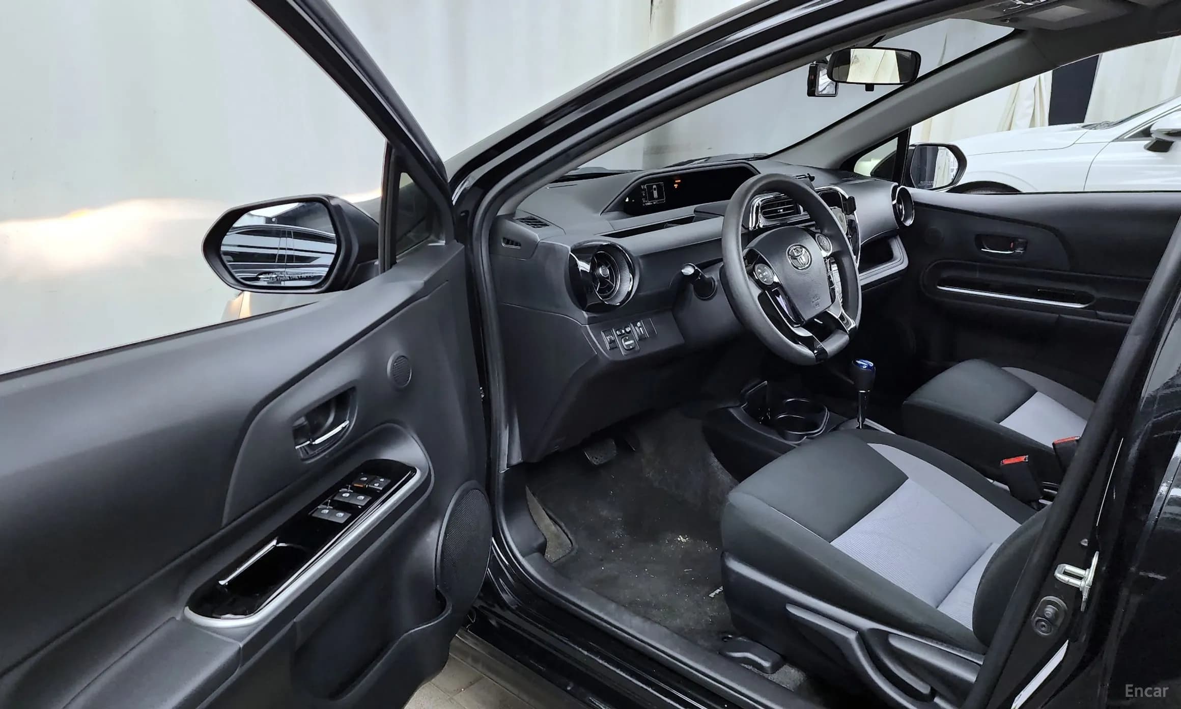 Prius C