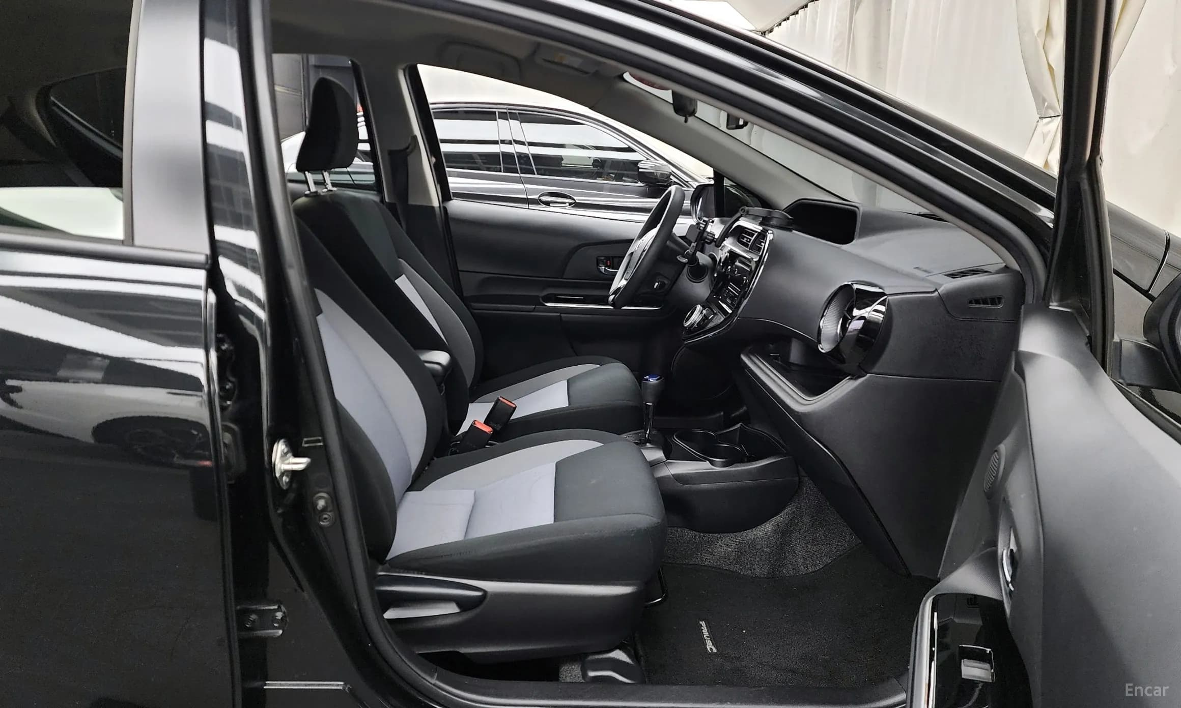 Prius C