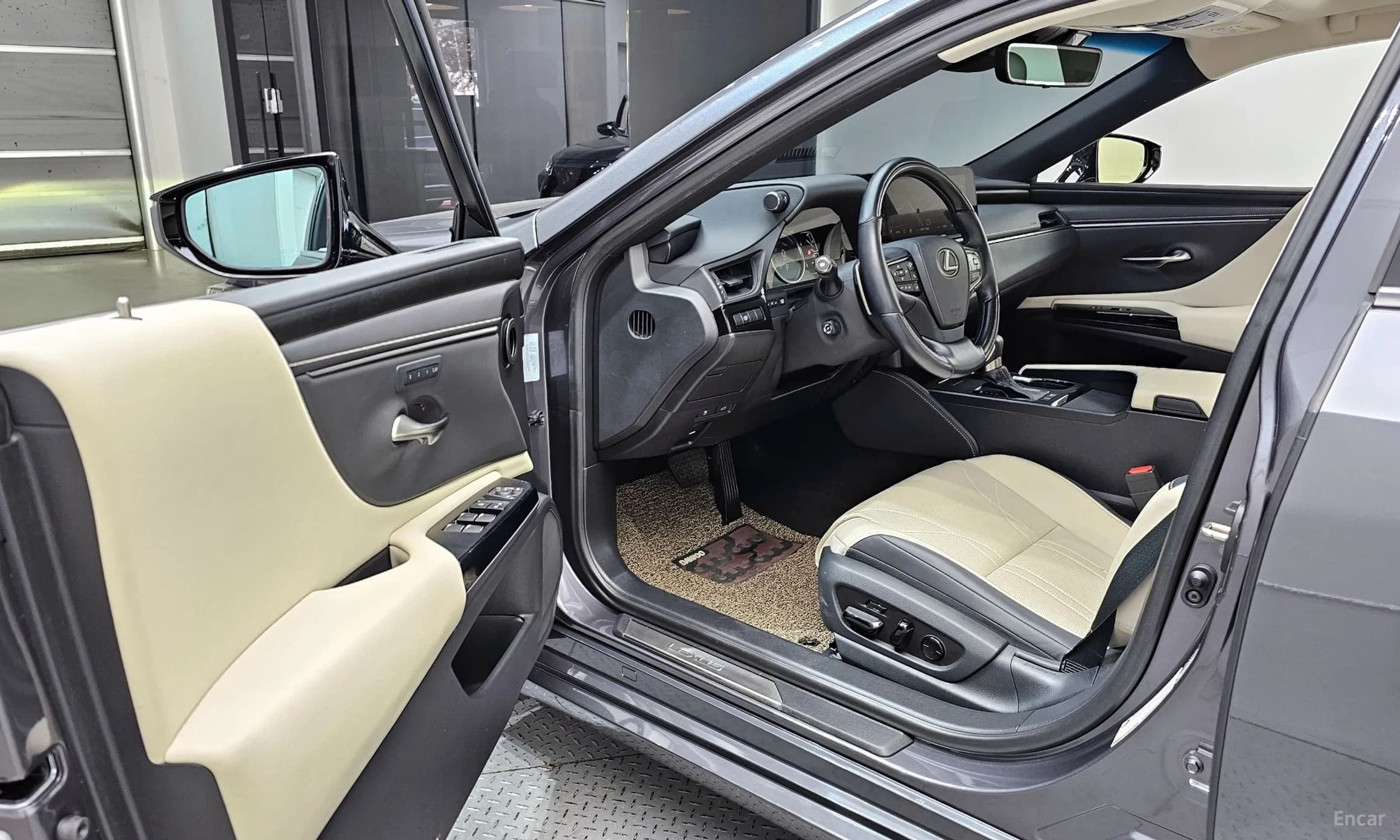 ES300h 7th Generation