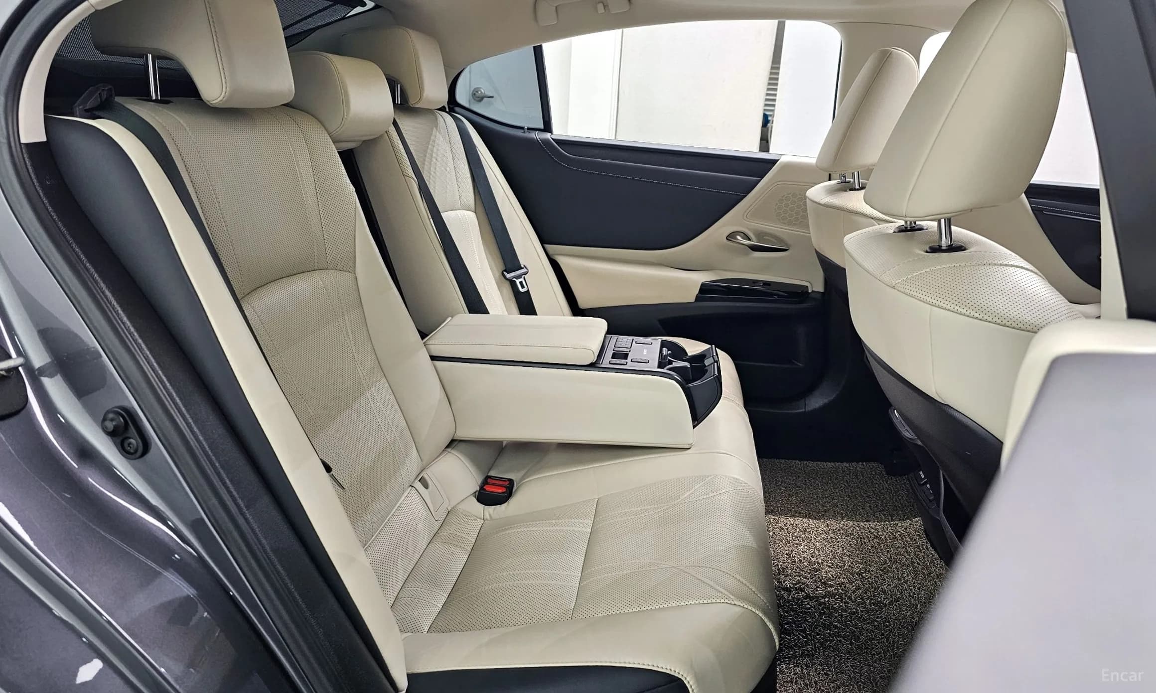 ES300h 7th Generation