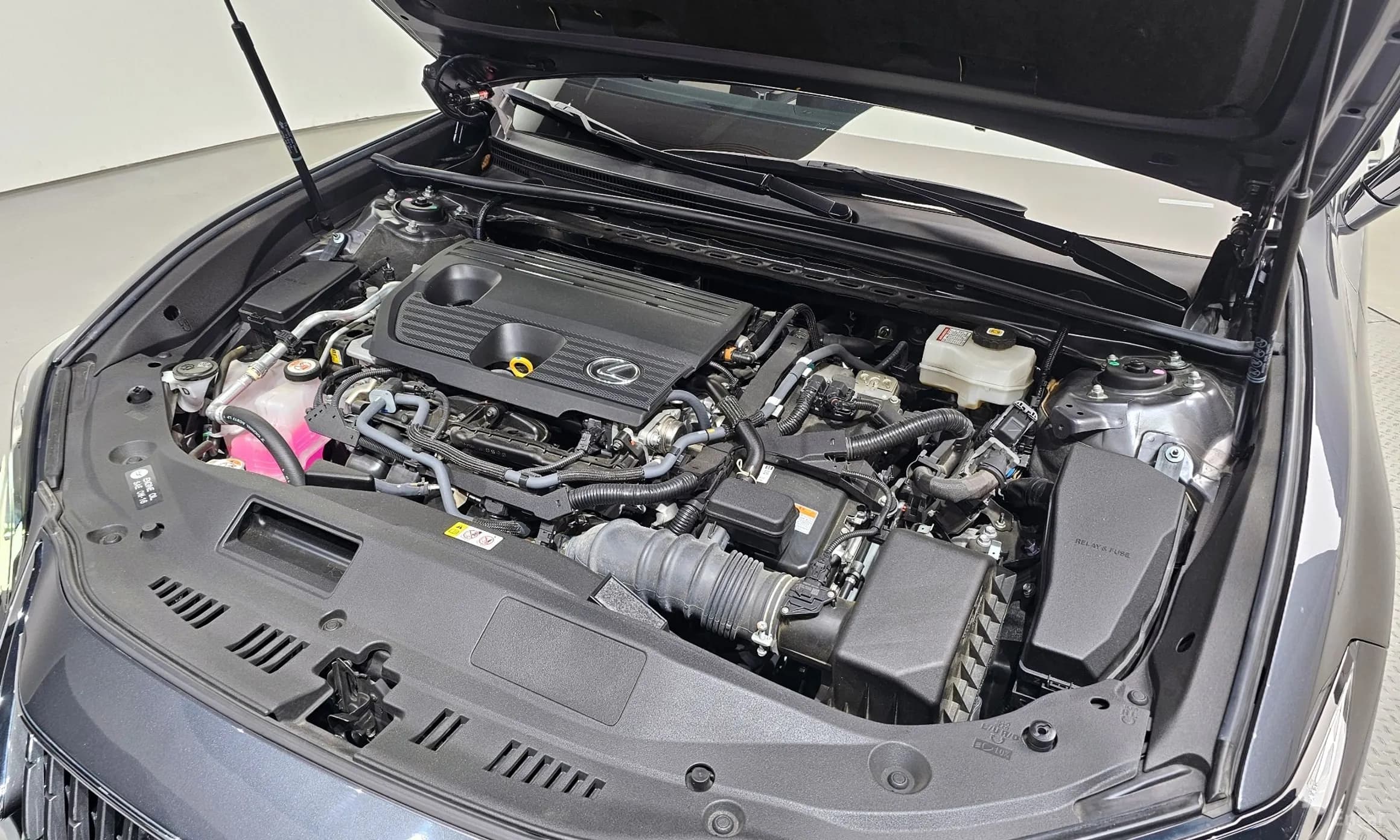 ES300h 7th Generation