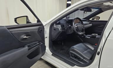 ES300h 7th Generation