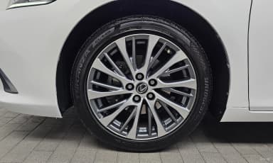 ES300h 7th Generation