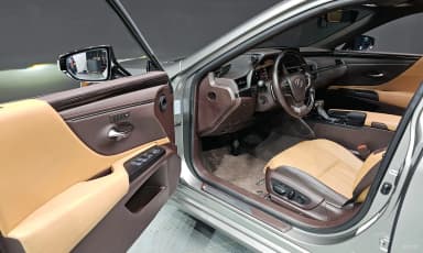 ES300h 7th Generation