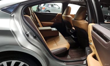 ES300h 7th Generation