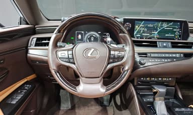 ES300h 7th Generation