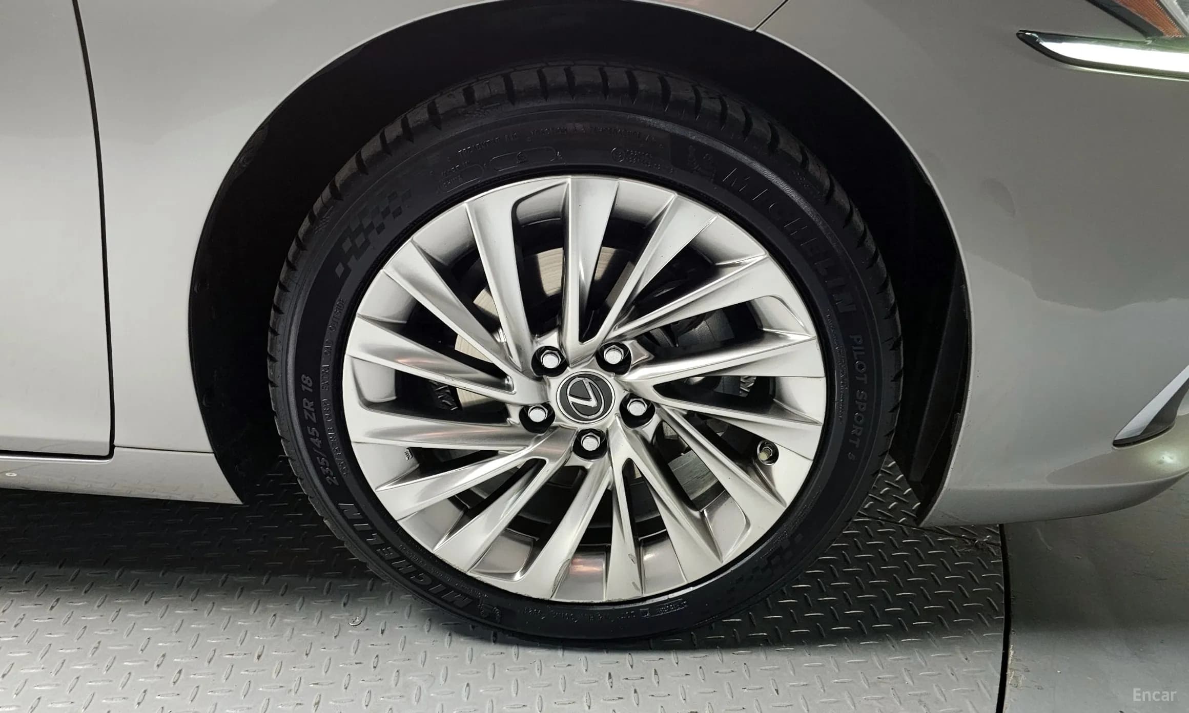 ES300h 7th Generation