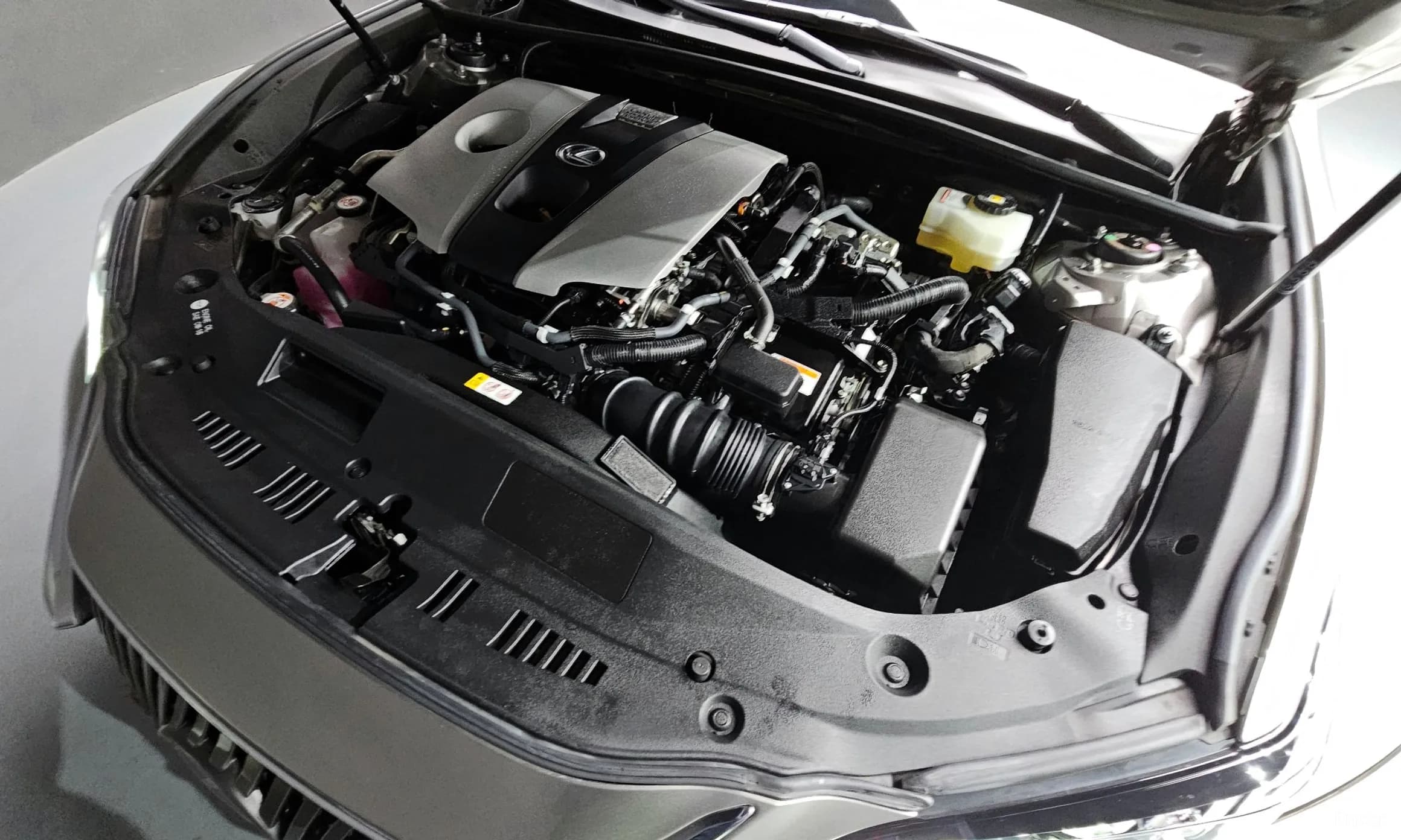 ES300h 7th Generation