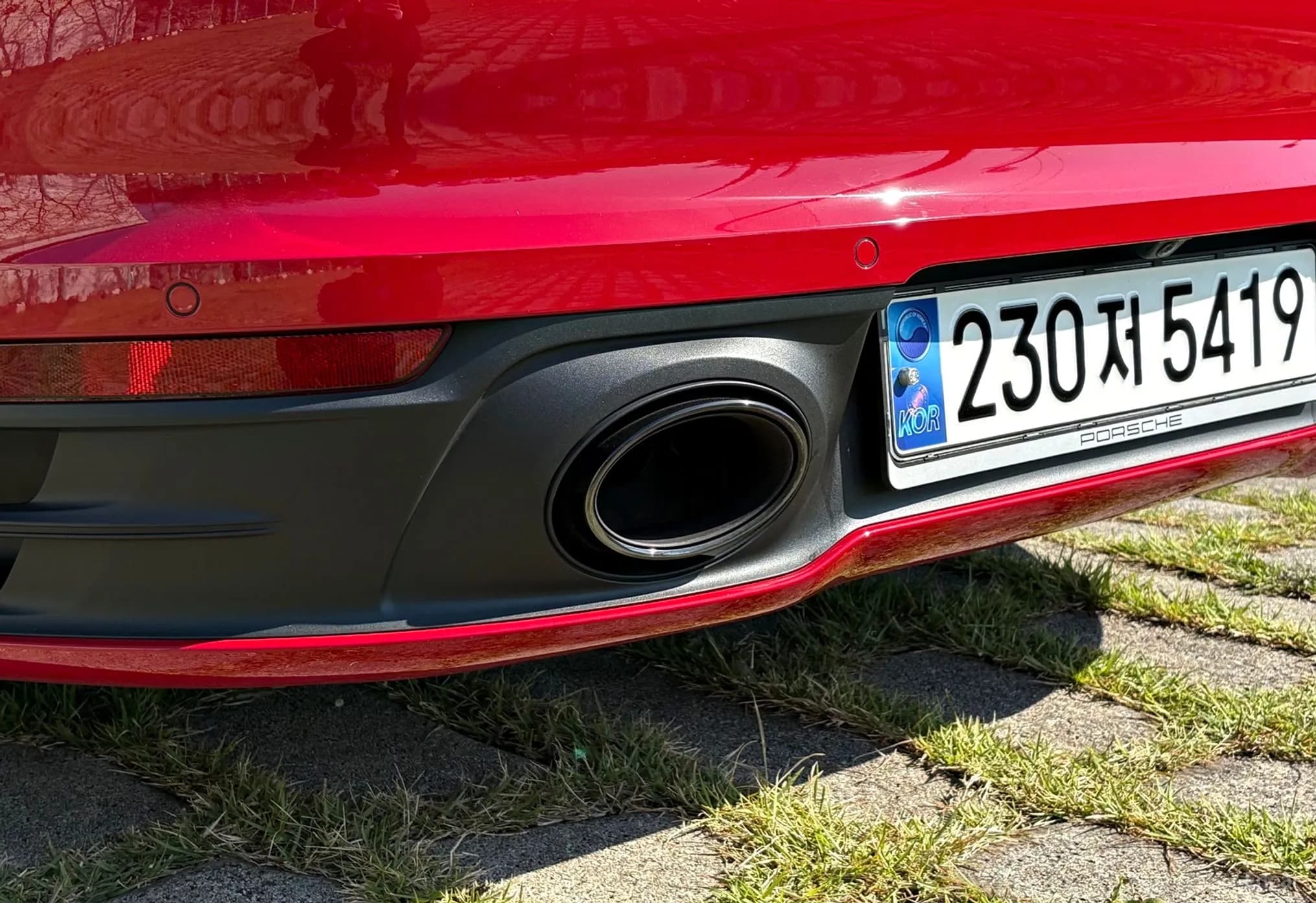 911 (992)