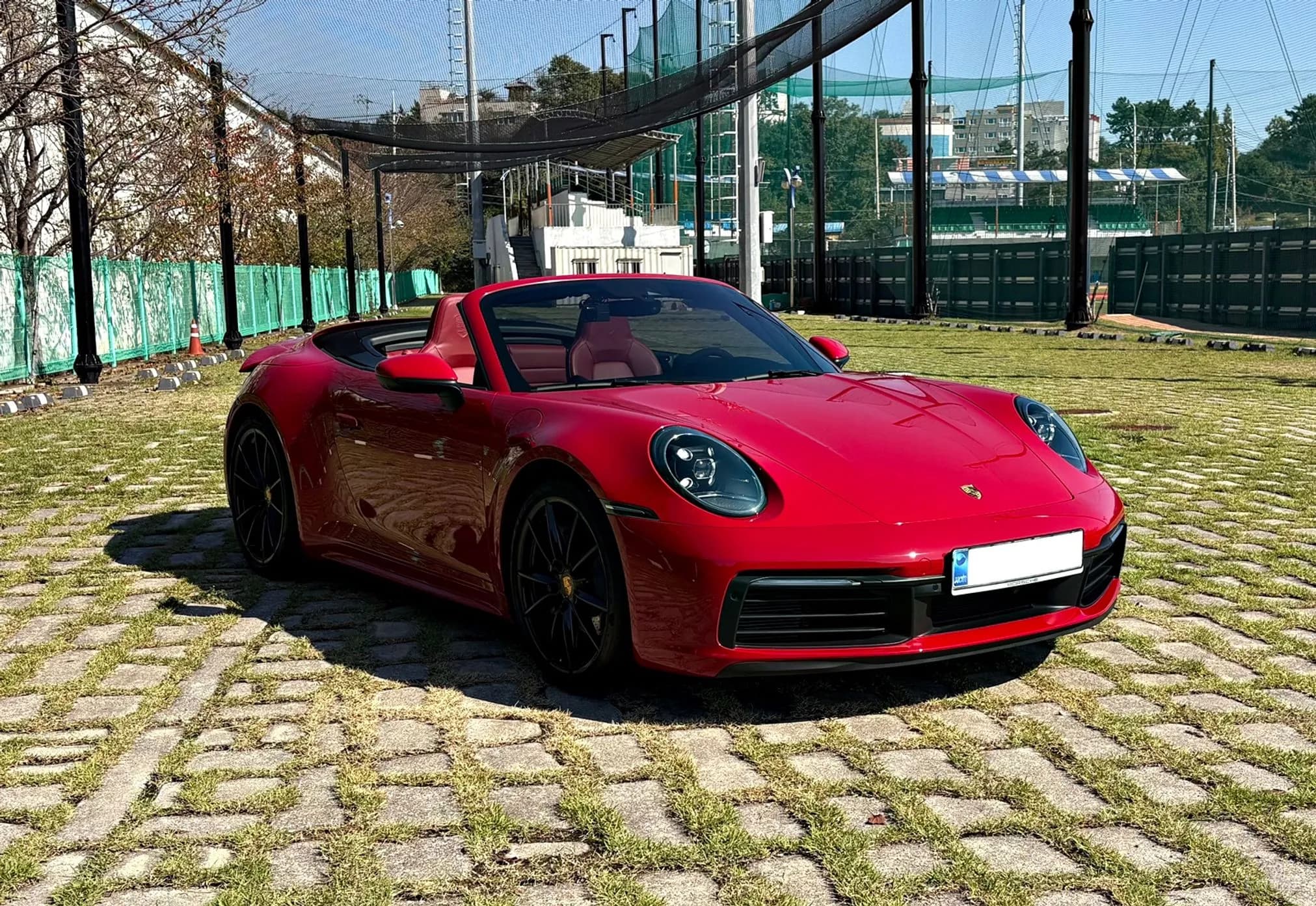 911 (992)