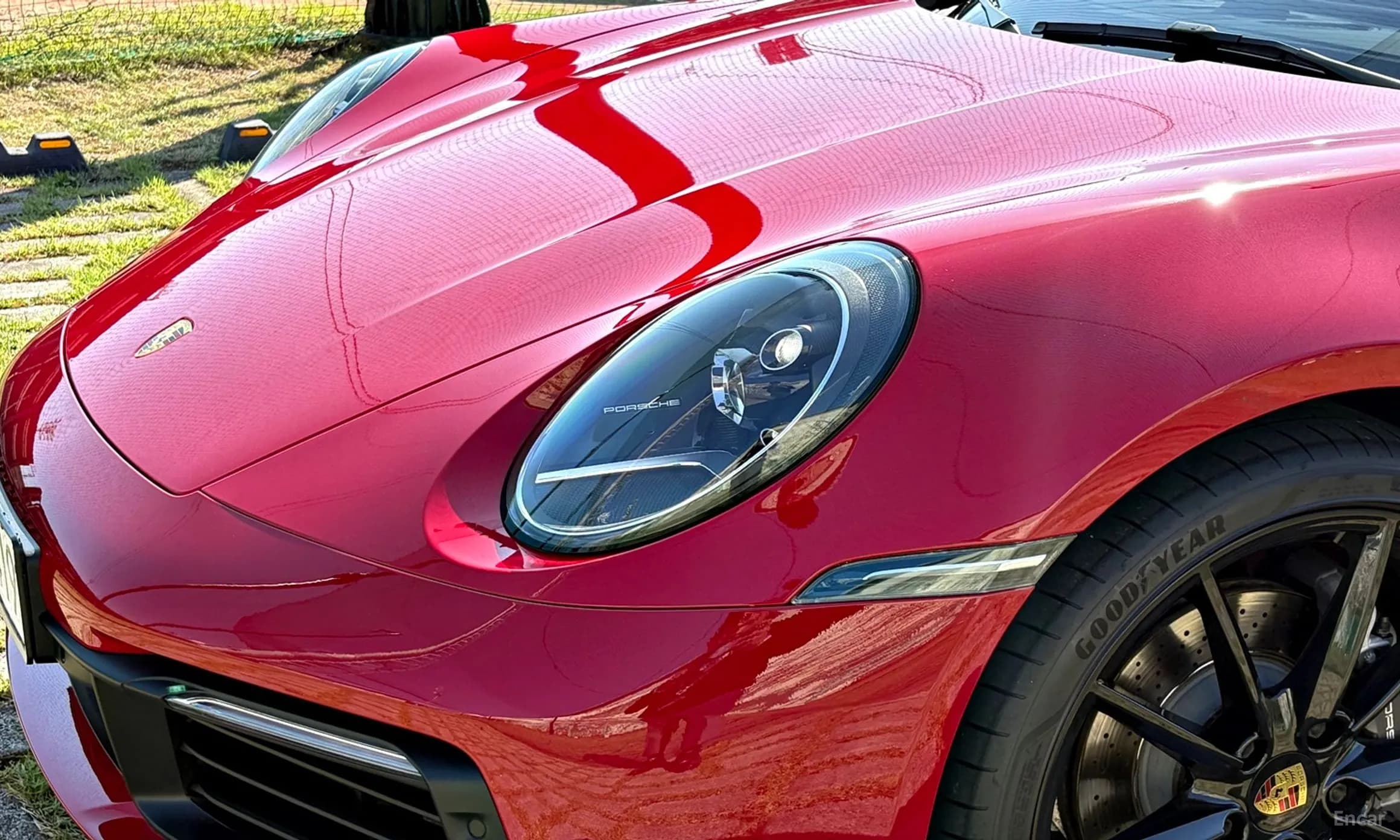 911 (992)