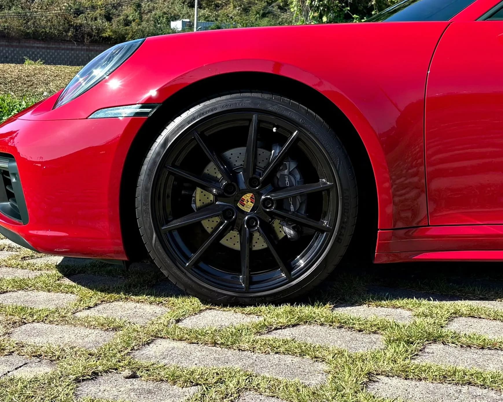911 (992)