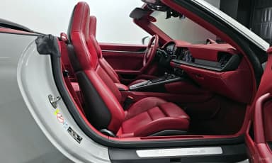 911 (992)