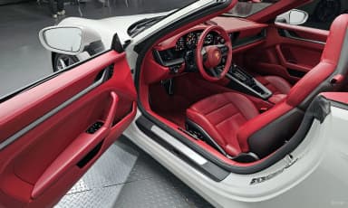911 (992)