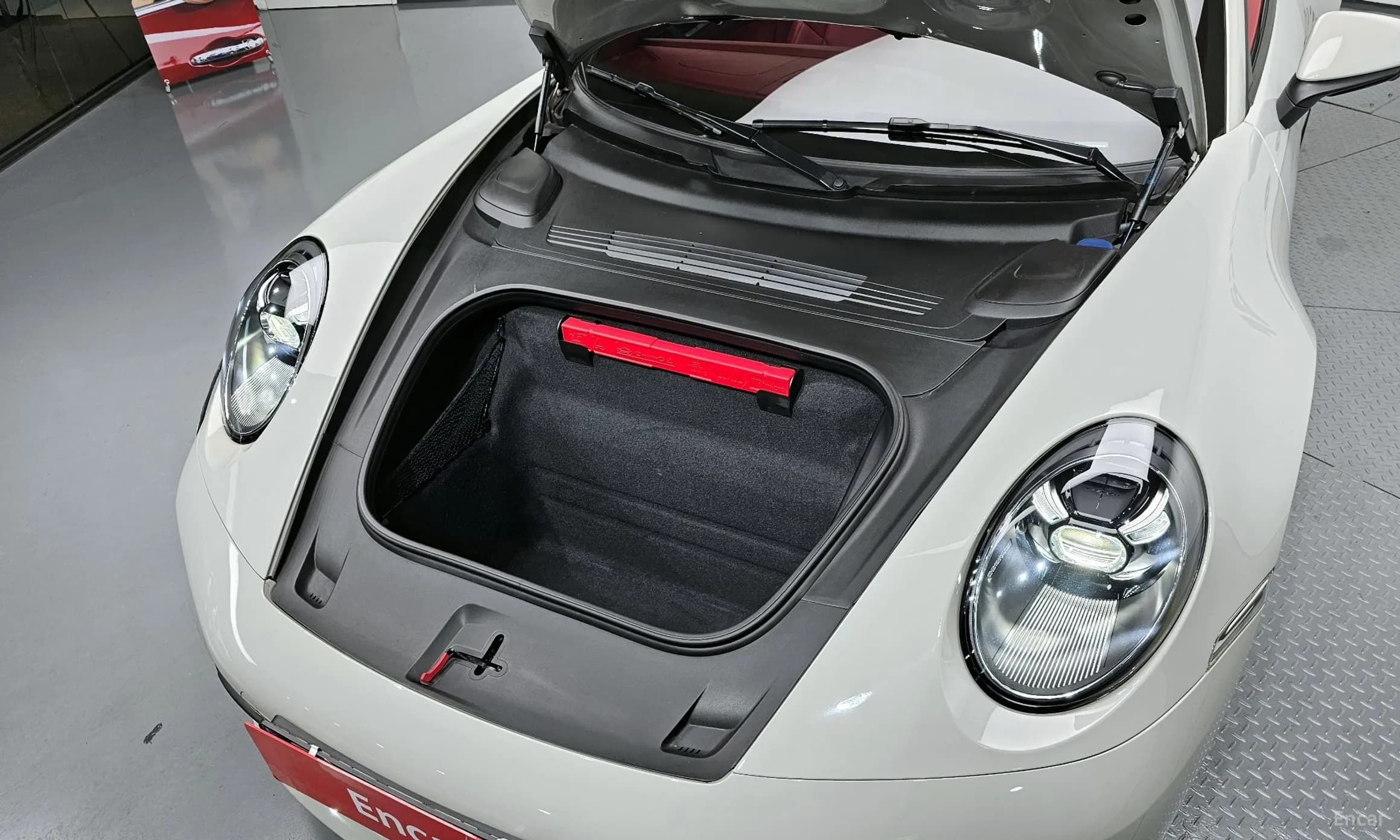 911 (992)