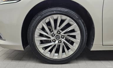 ES300h 7th Generation