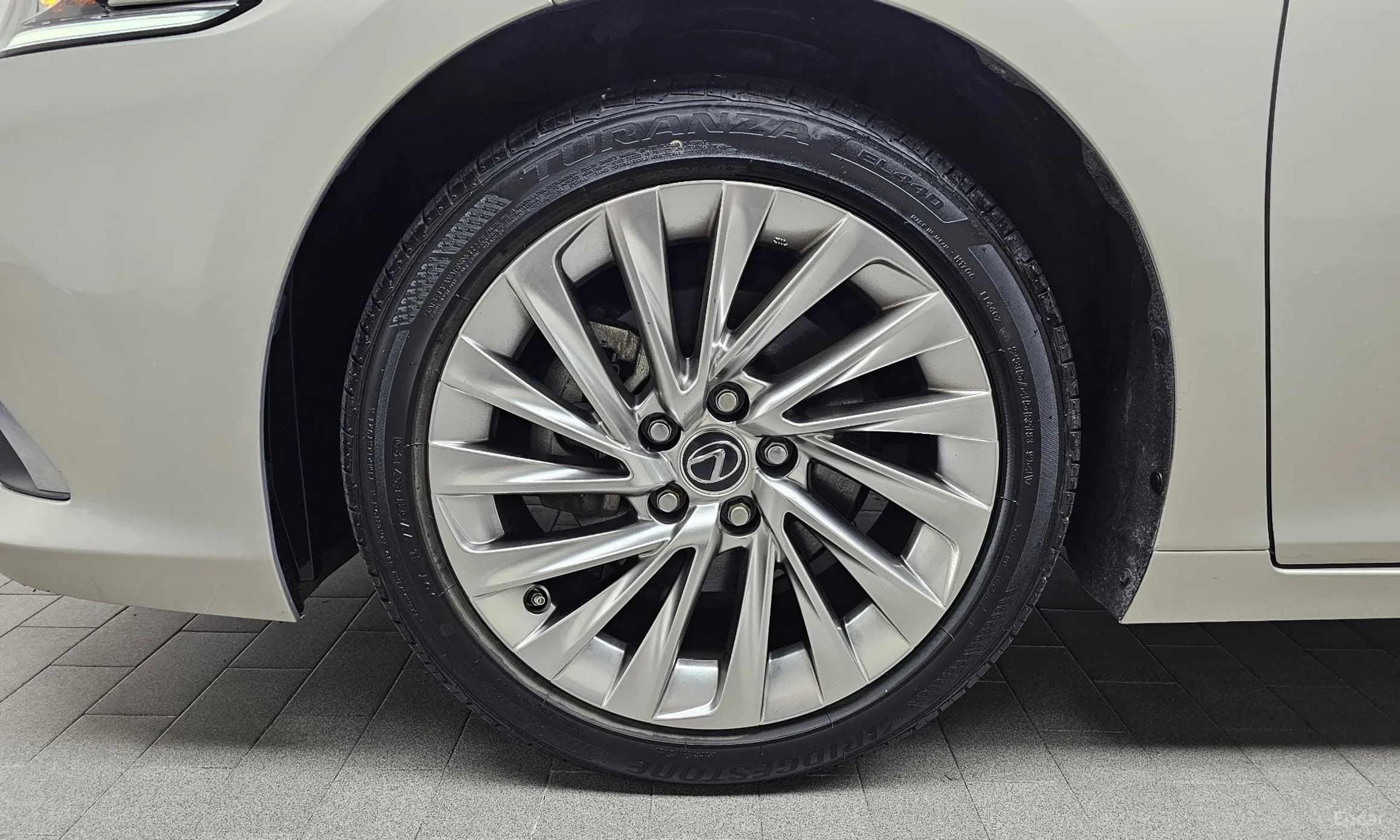 ES300h 7th Generation