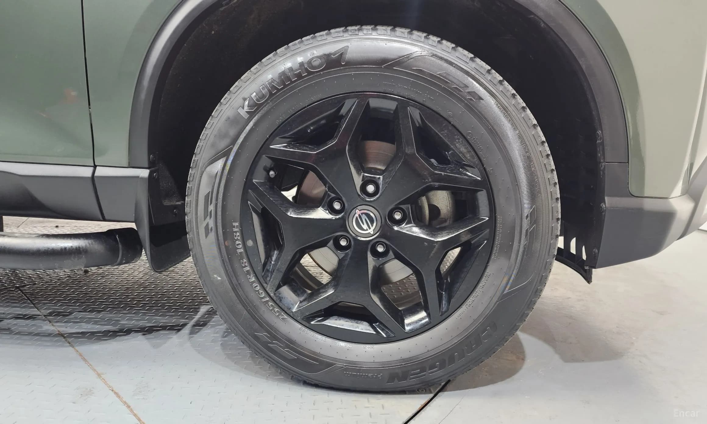 Rexton Sports Khan