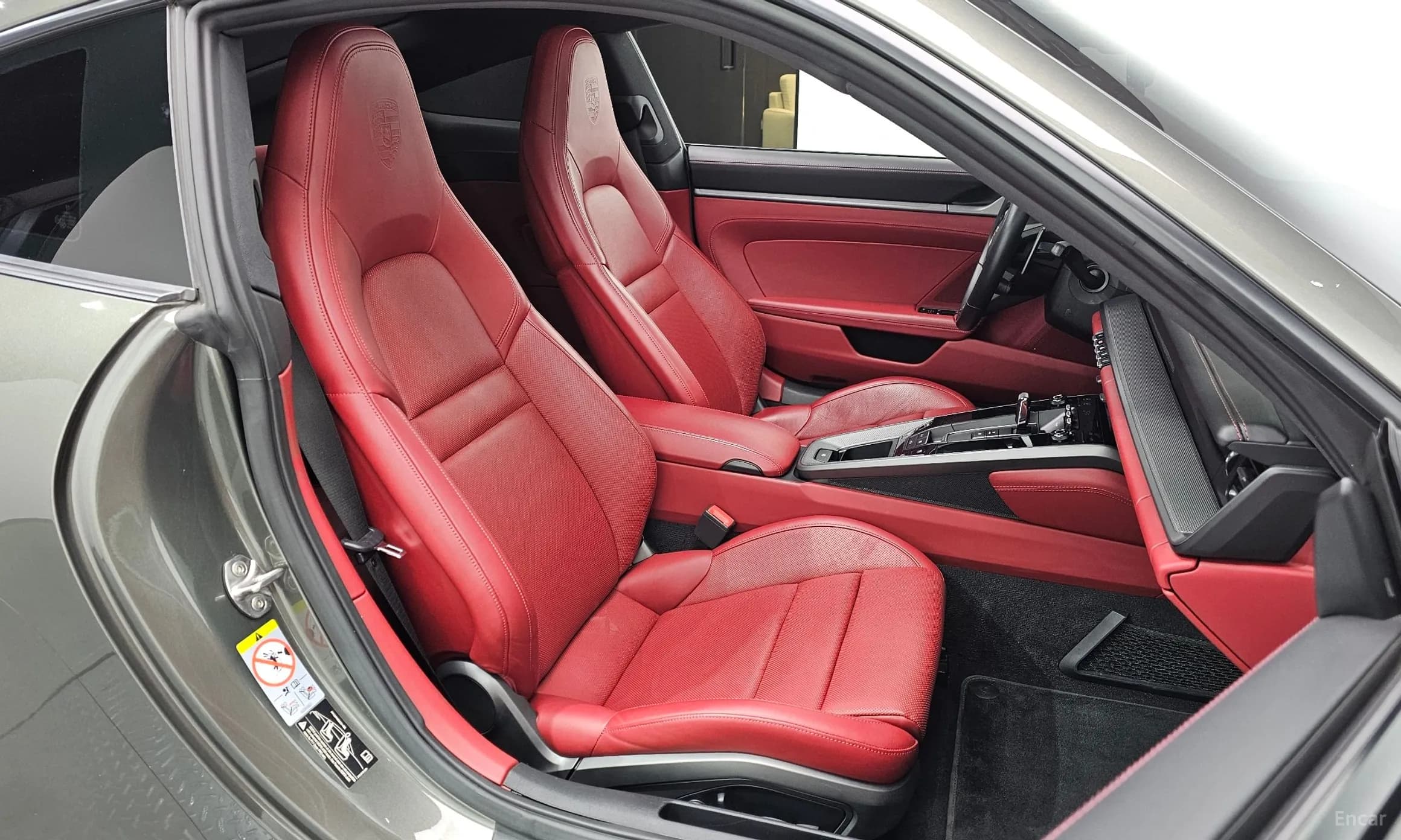 911 (992)
