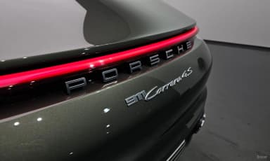 911 (992)