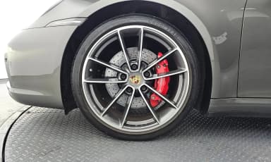 911 (992)