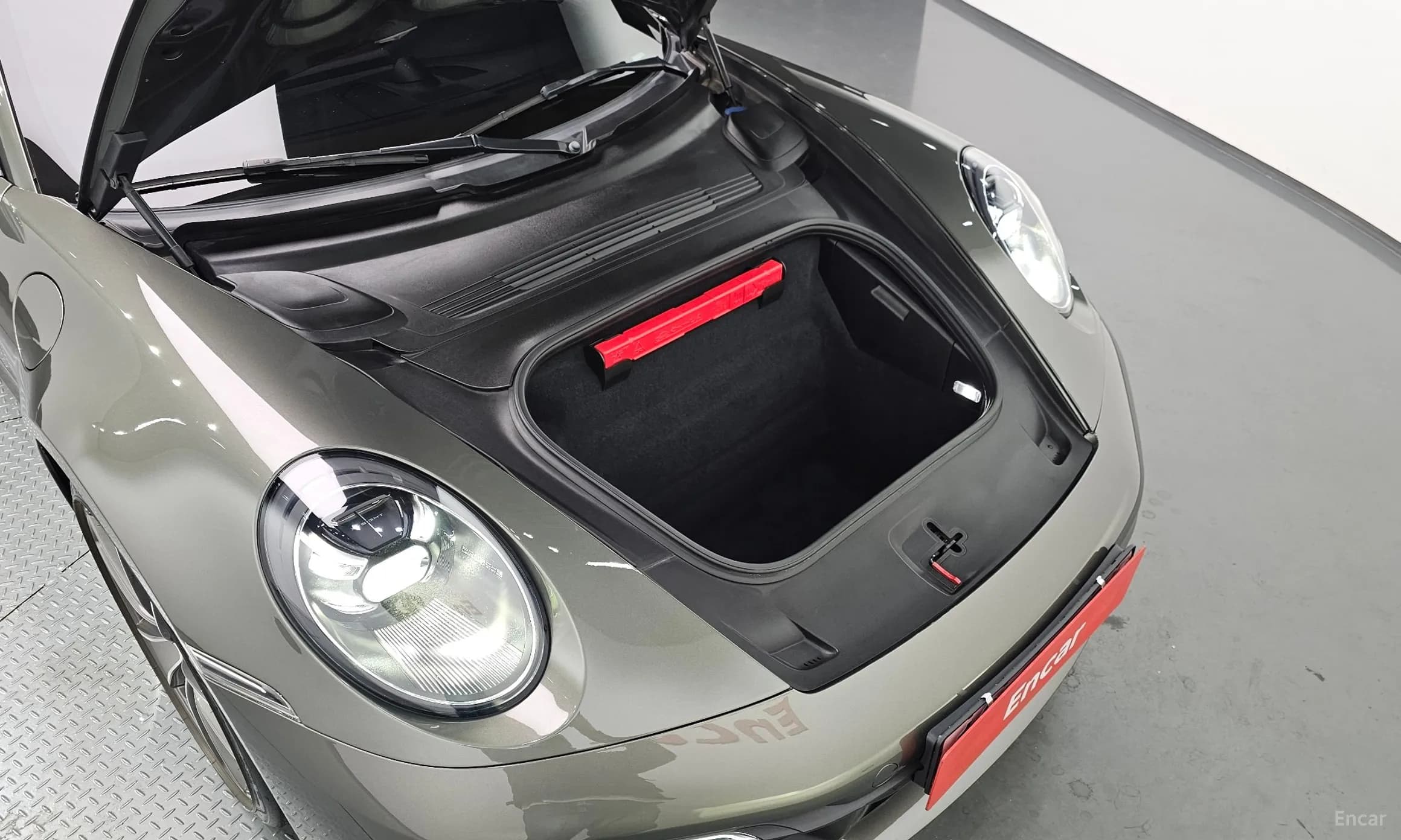 911 (992)