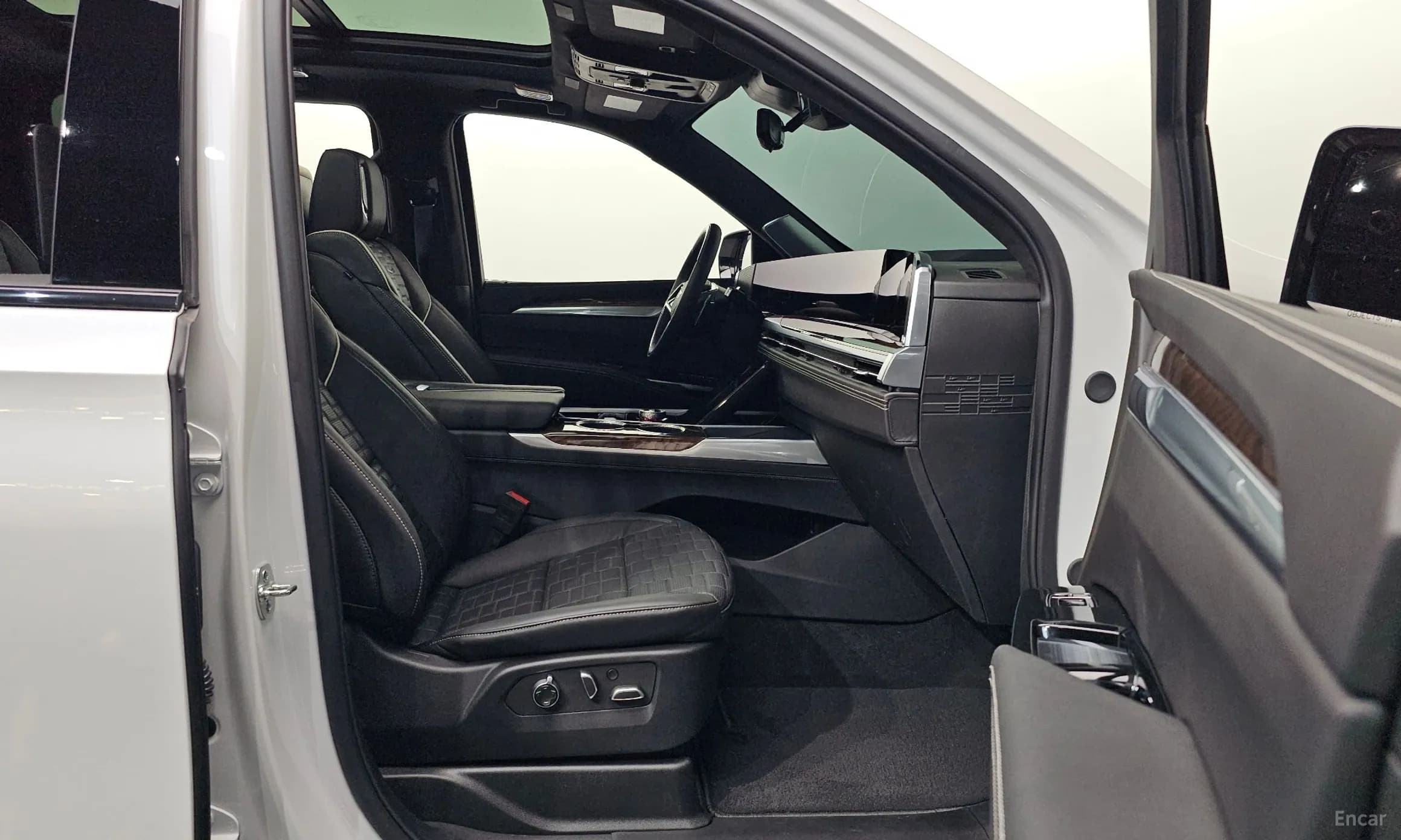 Escalade 5th Generation