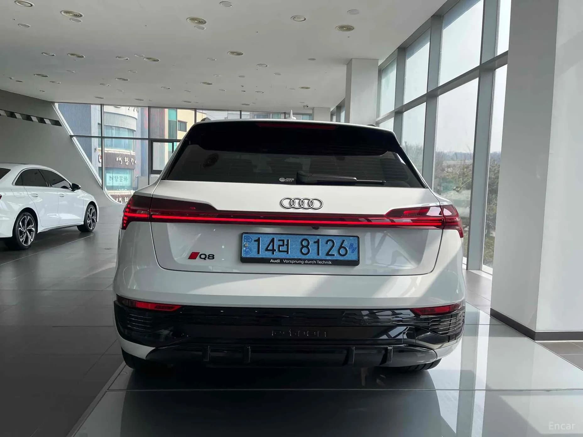 Q8 e-tron (GE)