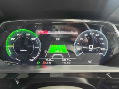 Q8 e-tron (GE)