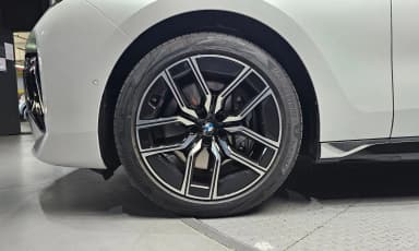 7 Series (G70)