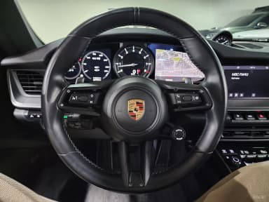 911 (992)