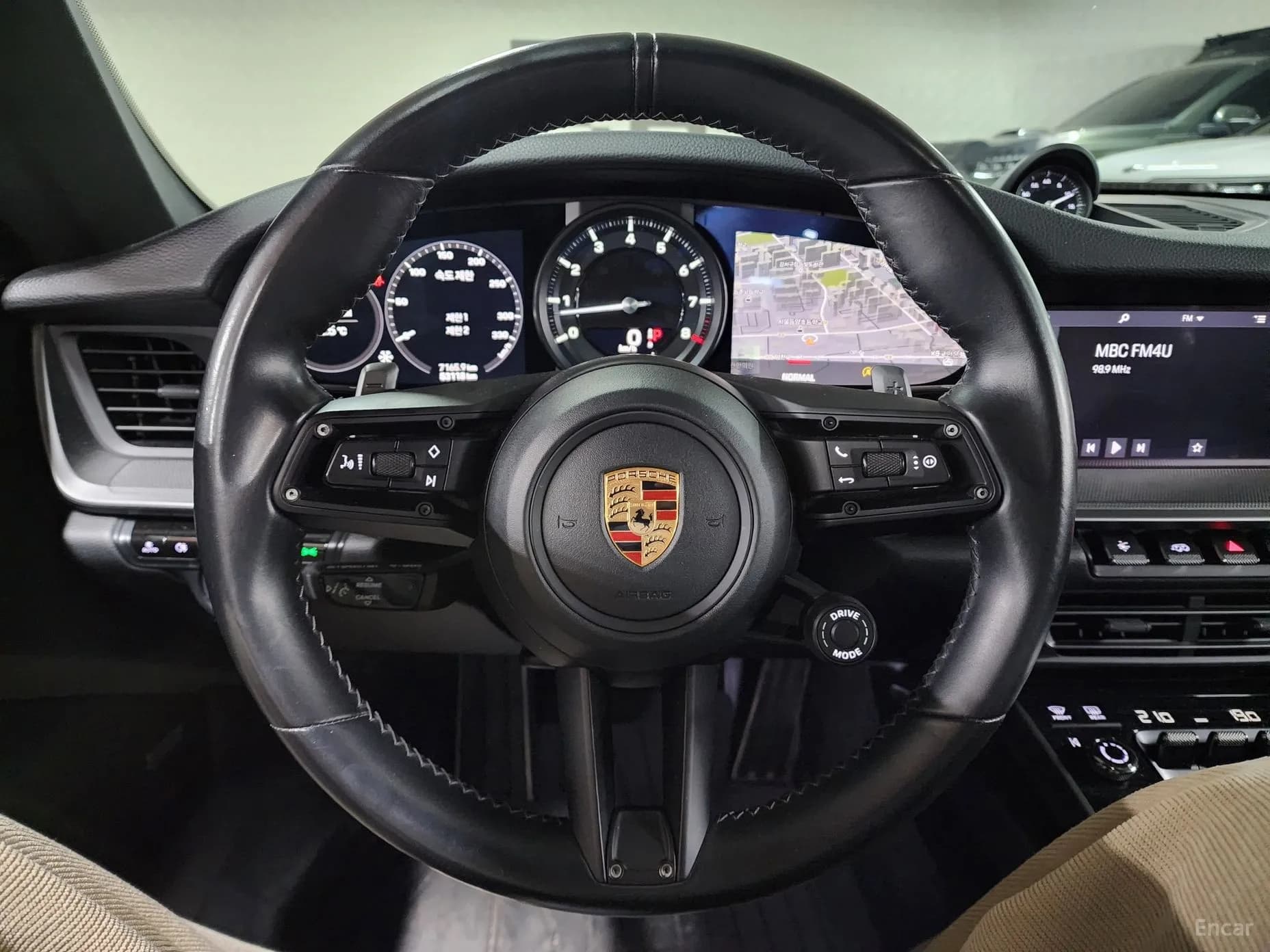 911 (992)