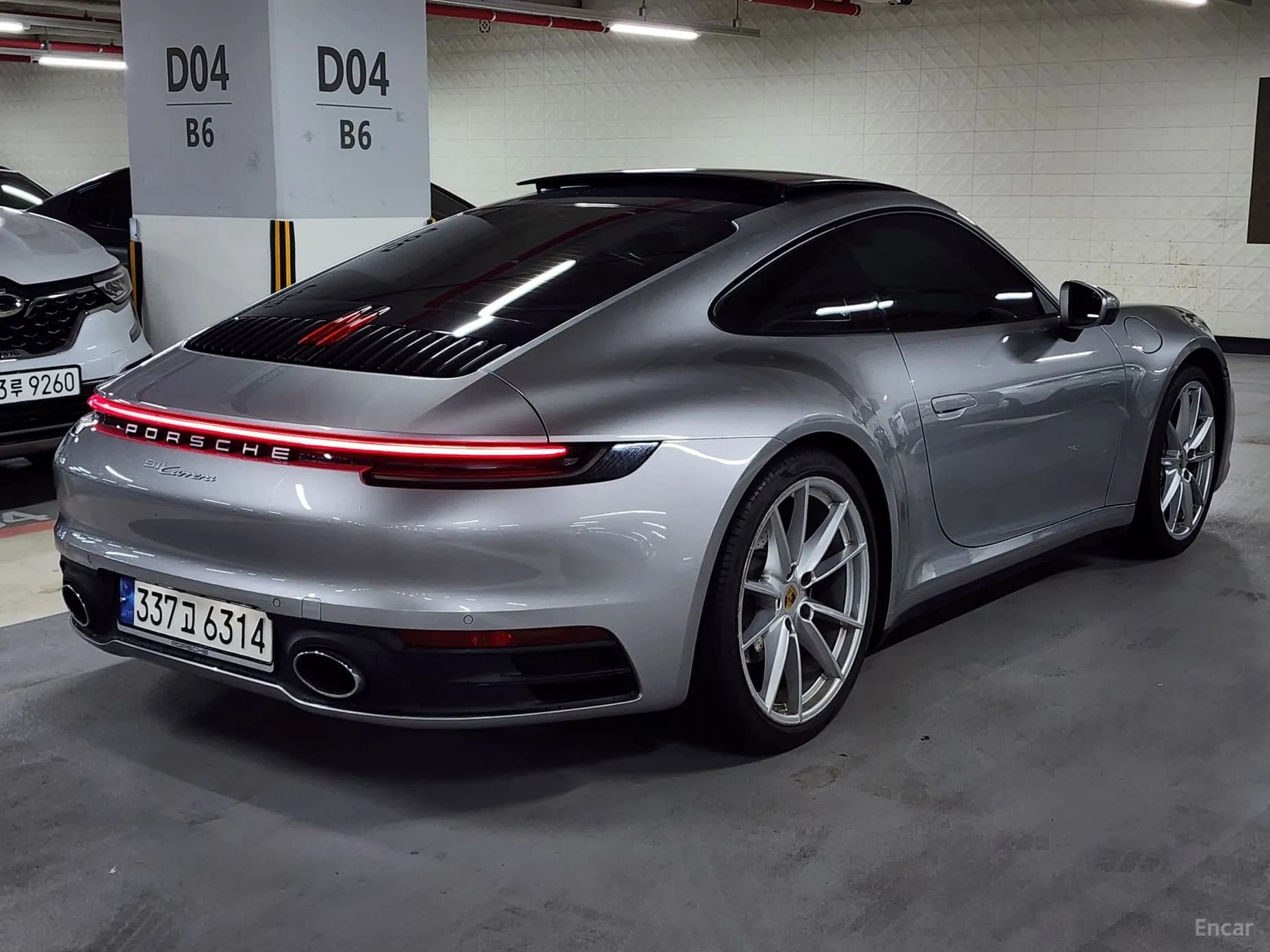 911 (992)