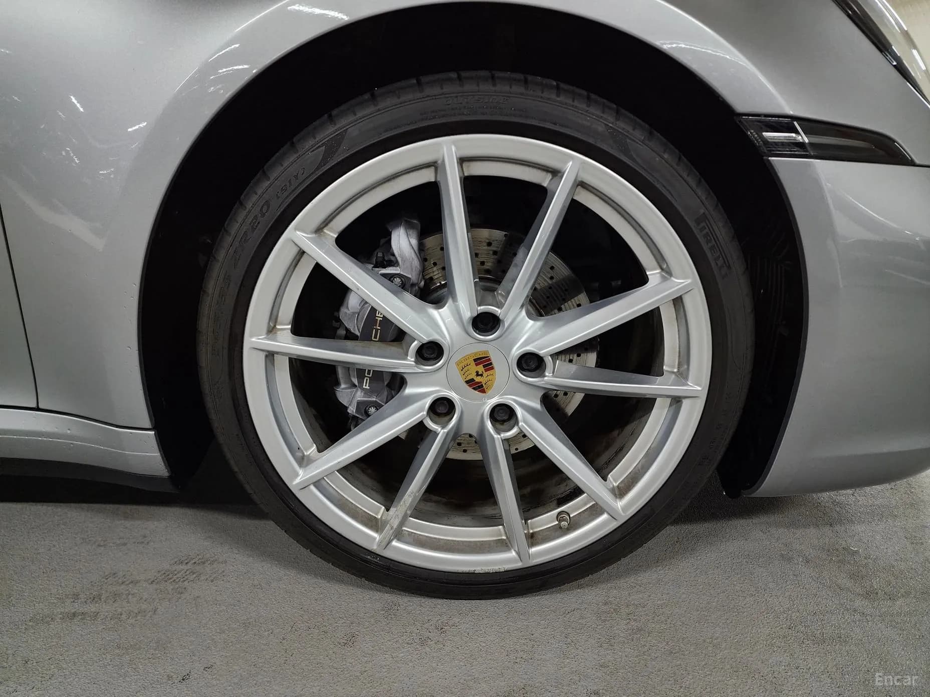 911 (992)