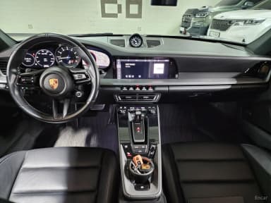 911 (992)