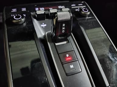 911 (992)