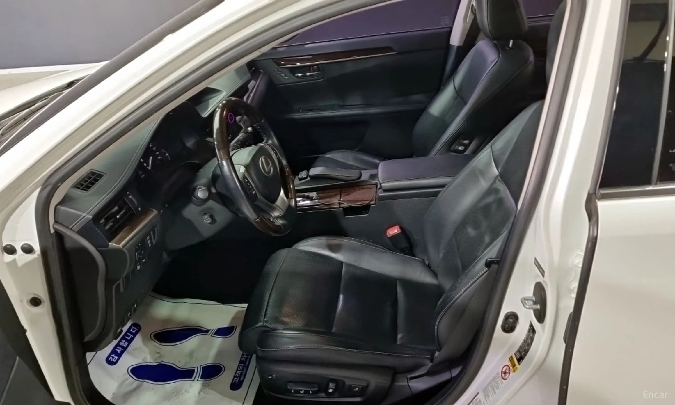 New ES300h