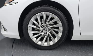 ES300h 7th Generation