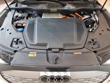 Q8 e-tron (GE)