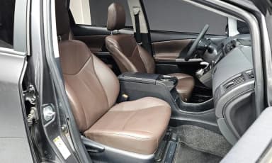 Prius V