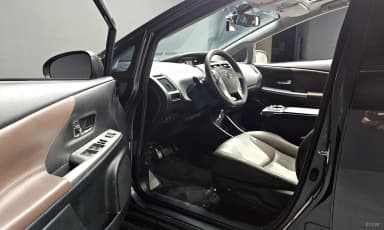 Prius V