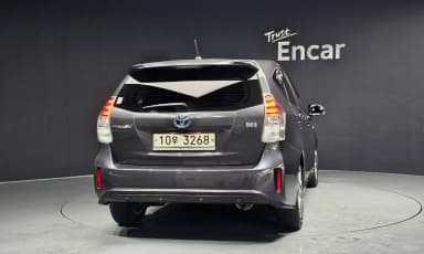 Prius V