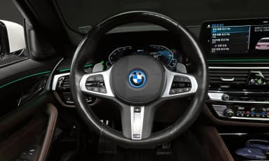 5 Series (G30)