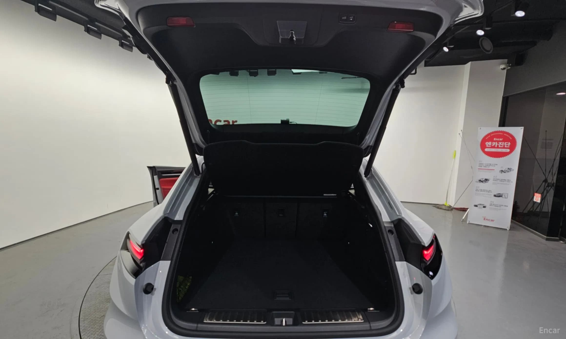 Macan EV