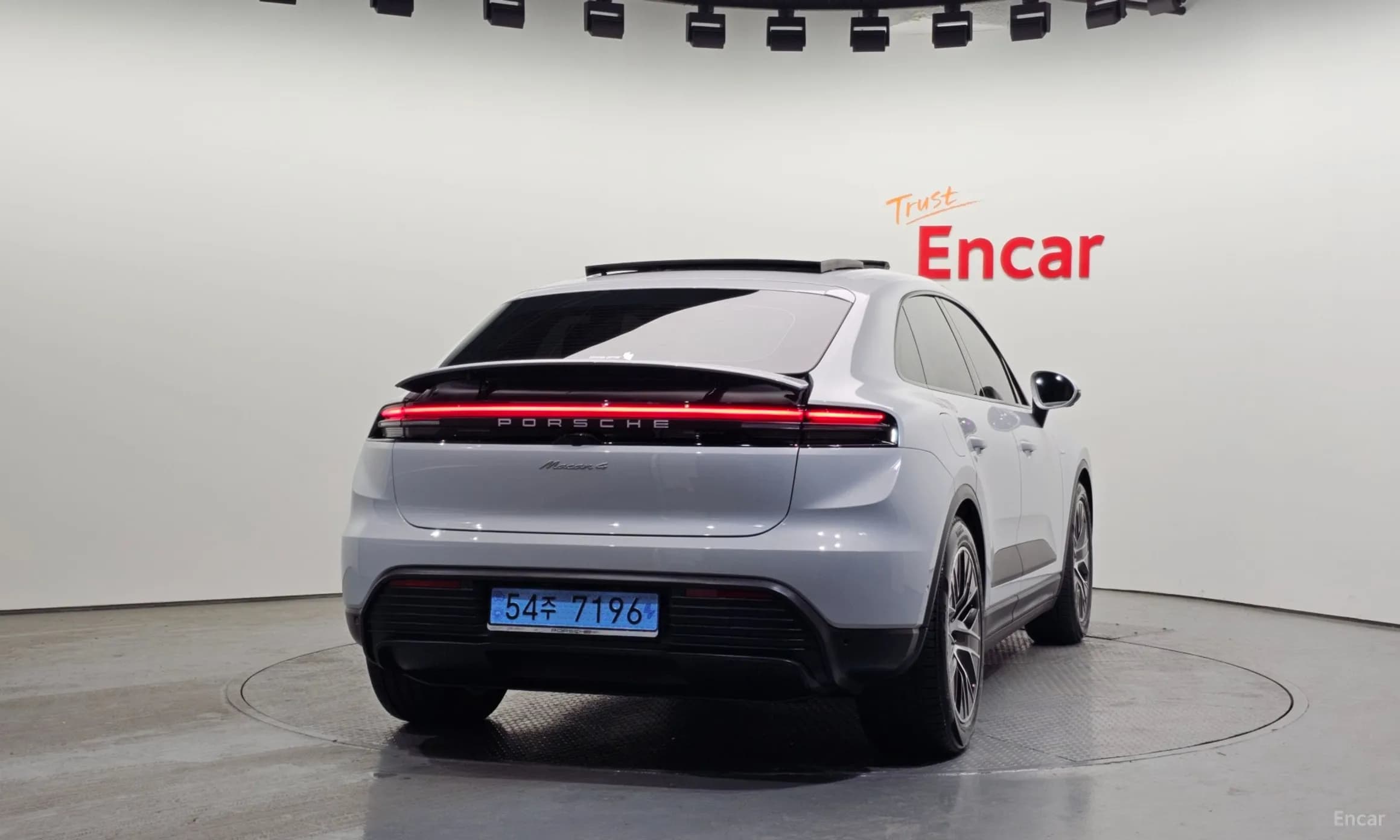 Macan EV