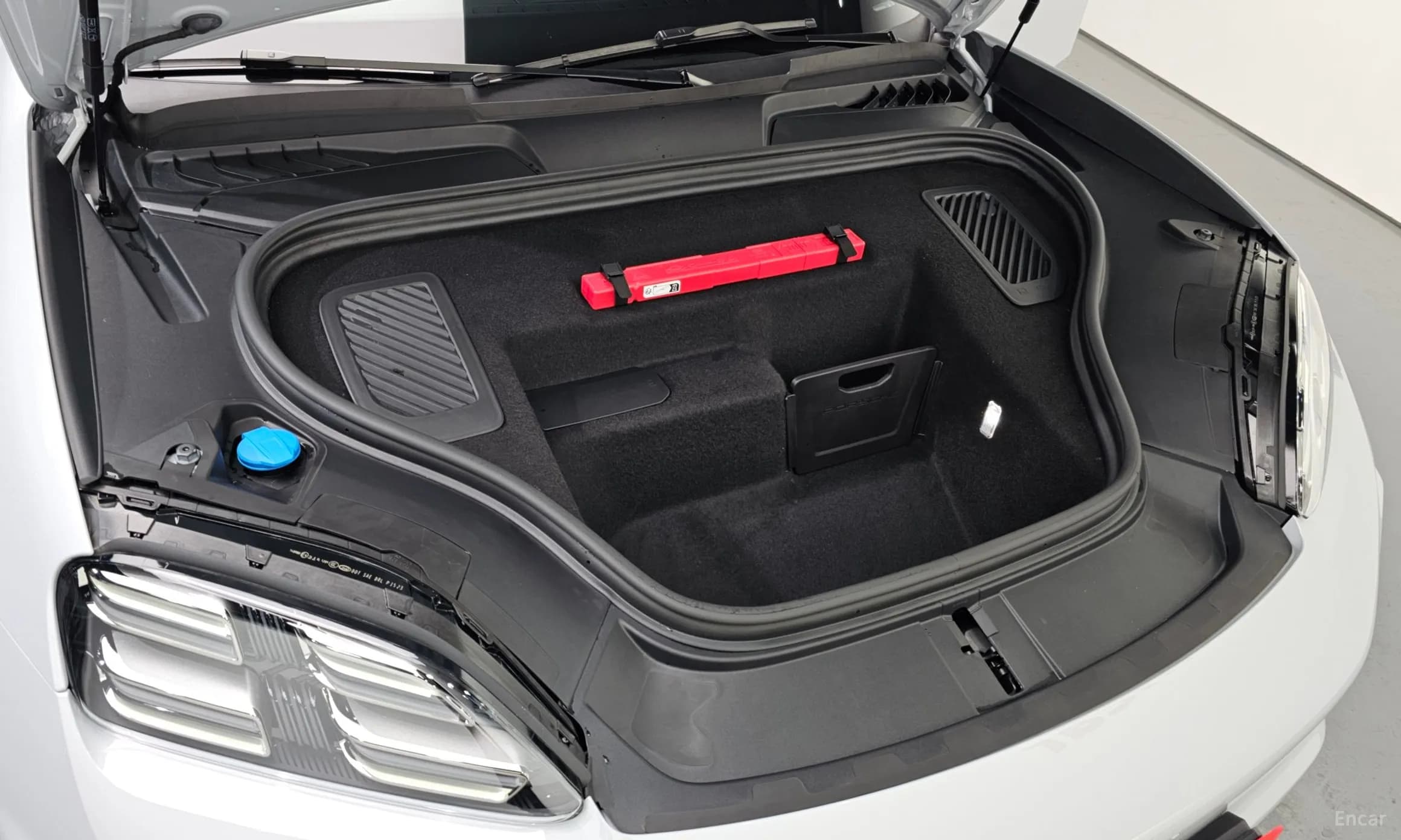 Macan EV