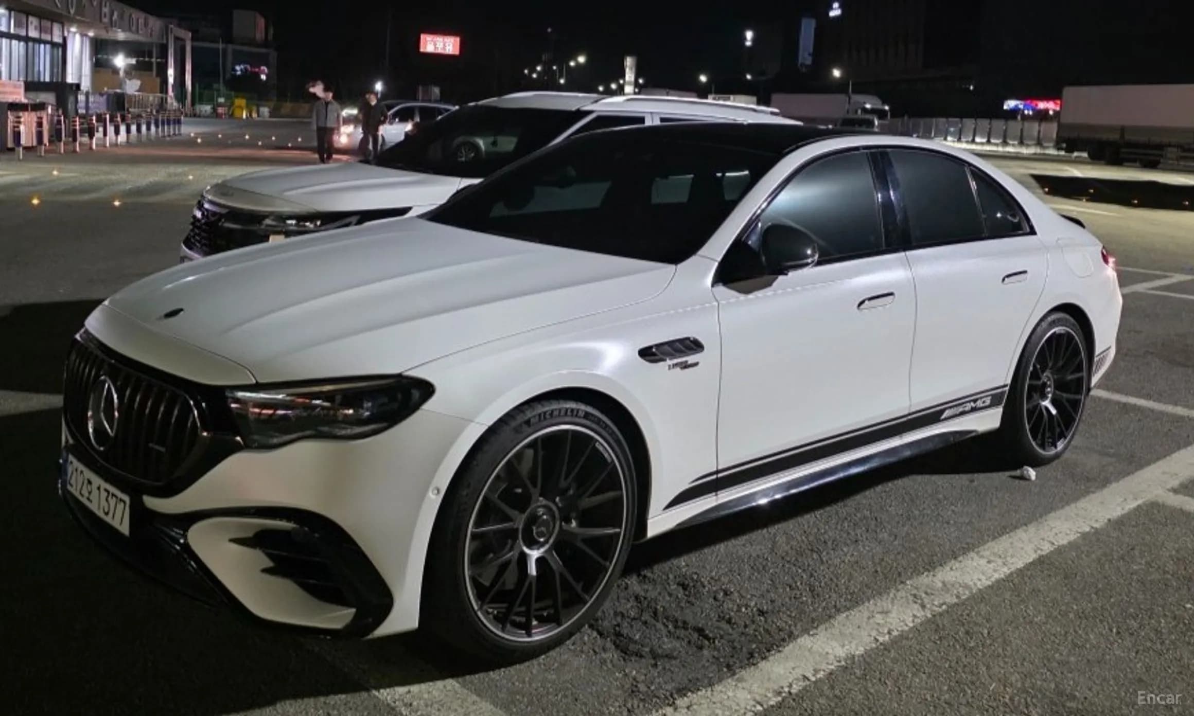 E-Class W214